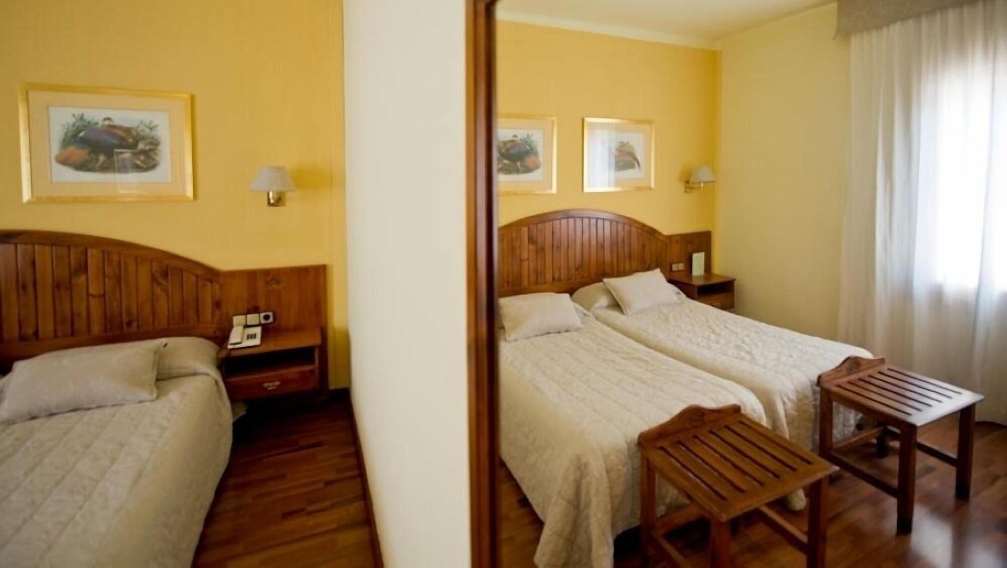 Apartamentos Pessets Adelaida Sort Exterior foto